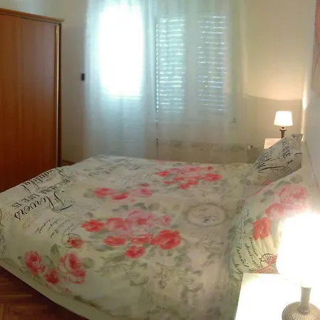 - Diklo 5913b Apartment