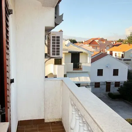 - Diklo 5913b Apartment *